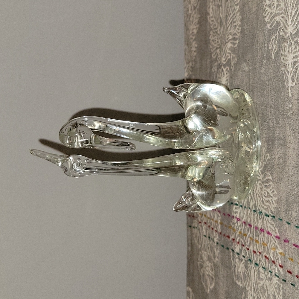 Vintage | Stunning Glass Swans